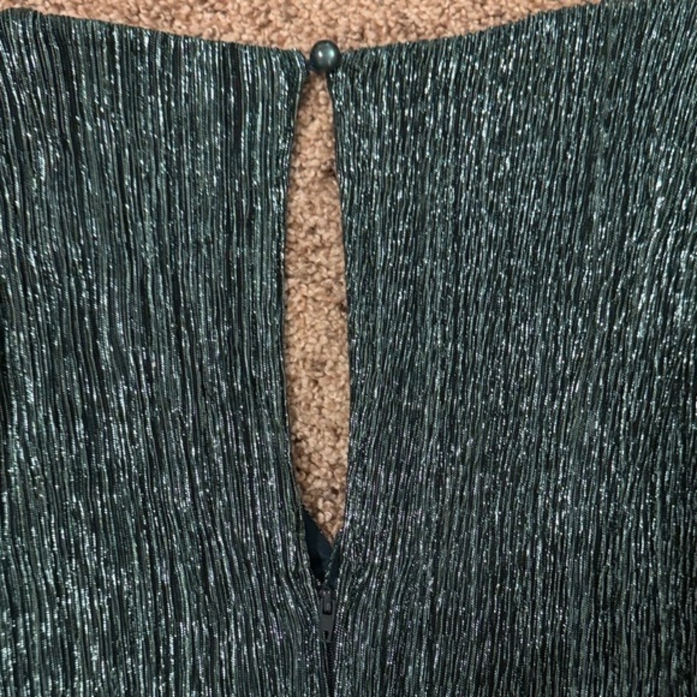 Elegant Green Long Sleeve Dress - Picture 3 of 5